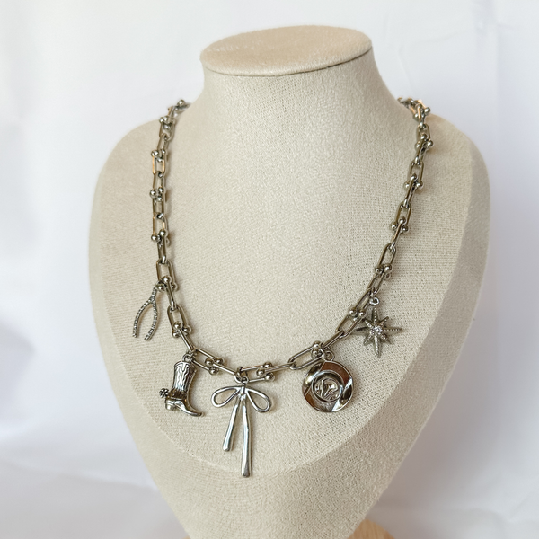 The Quinn Necklace